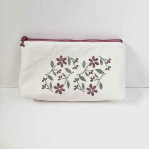 お花の手刺繍ポーチ【ピンク】