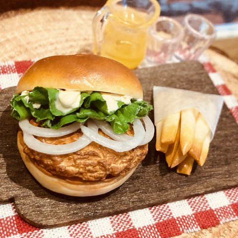 《新作》チキンバーガーとポテト♡