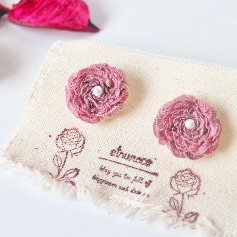 立体刺繍 大輪薔薇 ピアスorイヤリング