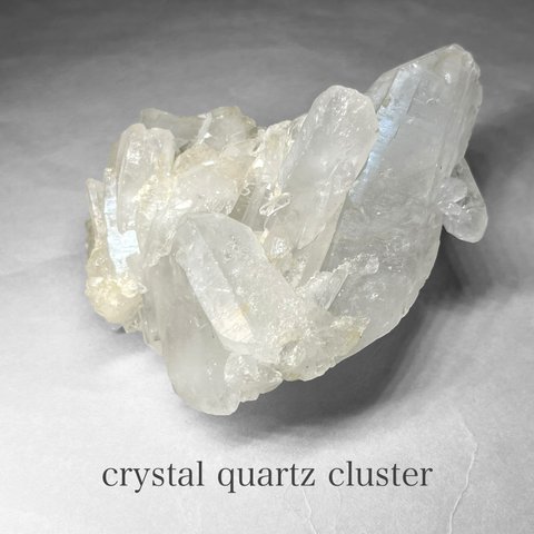 crystal cluster：cathedral・bending quartz・quartz in quartz / 水晶クラスターK：カテドラル・曲がり水晶・貫入