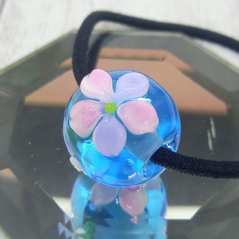 [H-240]  ぷっくり大輪花のとんぼ玉・ヘアゴム⑤