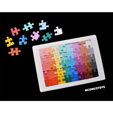 ４０色のグラデーションパズル　モンテッソーリ　知育玩具　色板