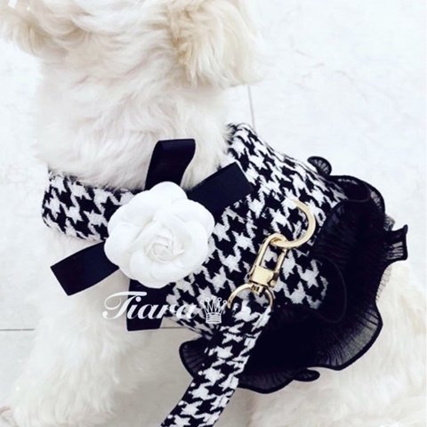 💐Princessdogdress💐千鳥柄おしゃれなお散歩セット薔薇のコサージュ　胴輪　リード　洋服ハーネス　犬　猫