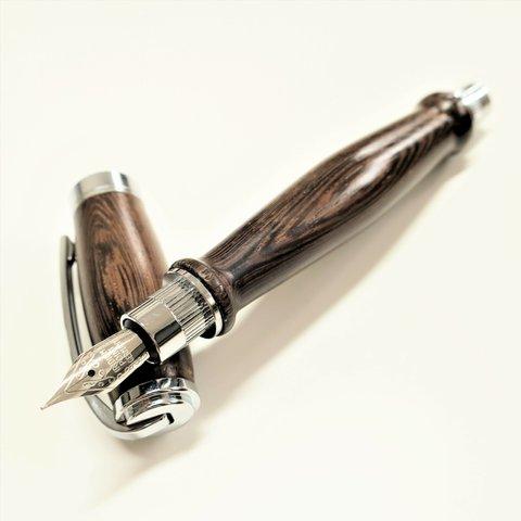 タガヤサンの天然木の万年筆　銘木 木軸万年筆　無垢材削り出し　ボールペン変更可