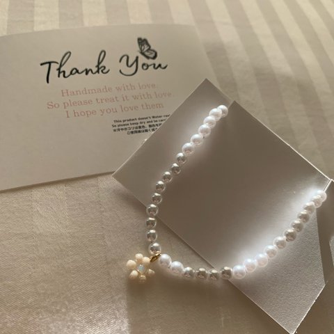WHITE flower Pearl necklace