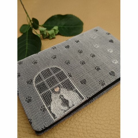 絹織物西陣織　名刺・カード入れ　猫　銀糸グレー地（中黒）
