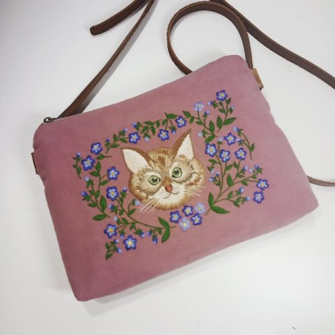 本革ベルト のショルダーバッグ♪ねこちゃん♪手刺繍　♪ピンク♪