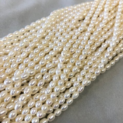淡水真珠3.0-3.5mm連　ライス　ホワイト