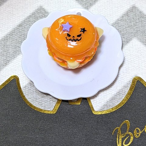 ハロウィン🎃マカロン（オレンジバナナクリーム）