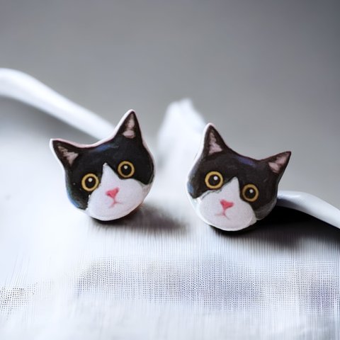 Black and White Cat/ ハチワレのピアス　イヤリング　猫　イヤリング　