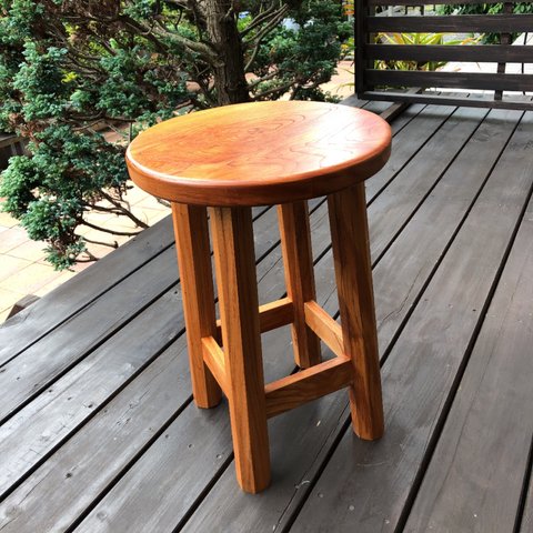欅のスツール　木製丸椅子