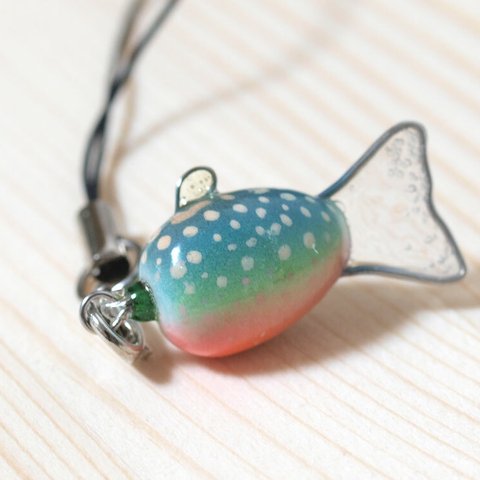 魚の尻尾のアクセサリー/ヒレピンストラップ（ミヤベイワナ）