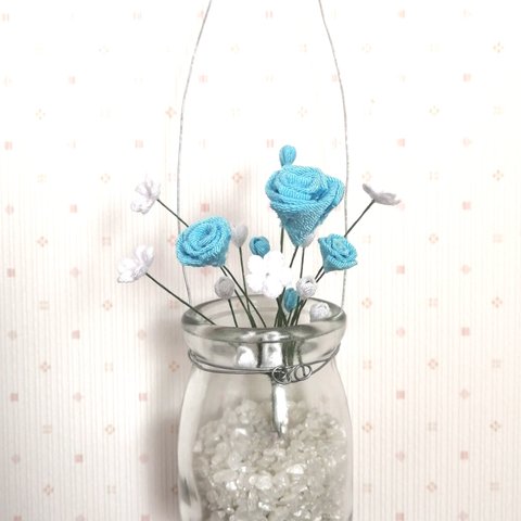 ♡バラと白い小花♡　約11cm　つまみ細工　水色✕白　(壁飾り、スワッグ、花束)