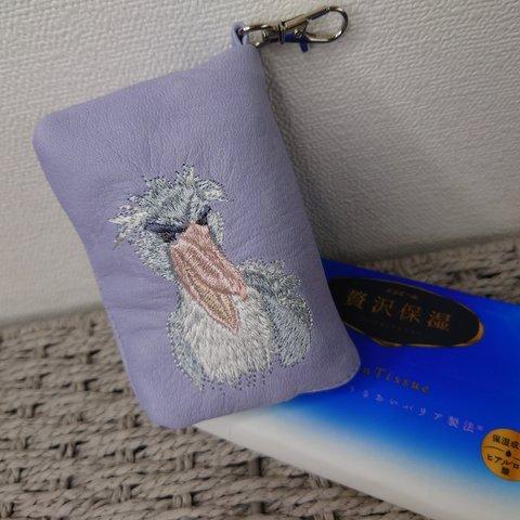 本革ポケットテッシュホルダー　ぶら下げて探さない　いざという時すぐにさっと使える　ミシン刺繍　寝起きのハシビロコウ　バックチャームとしても