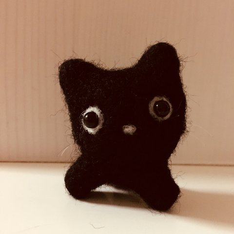 【sold out】羊毛 小ぶりのネコちゃん（黒）