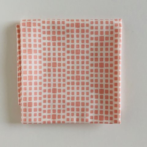 さくら色の大判ハンカチ（５０×５０）