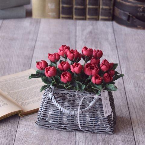 ◆粘土のお花◆　真っ赤なミニ薔薇　グレーバスケット　B783