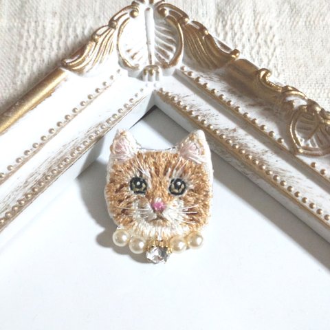 猫刺繍ブローチ　オーダー作品