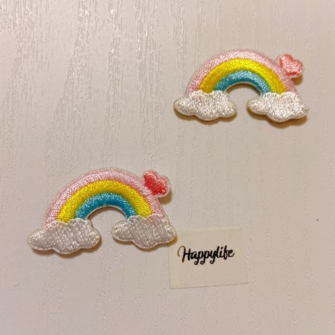 2枚入虹　ニジ　アイロンワッペン刺繍ワッペンシールワッペン　ミニサイズ　ハート