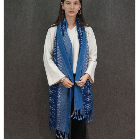 とても柔らかい素材でリバーシブル、タイの手作り絣織物（イカット）、女性用の綿スカーフ、フェアトレード商品　#101