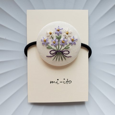 【再販】刺繍ヘアゴム or ブローチ🌷　no.496   くるみボタン　 💛送料無料💛　