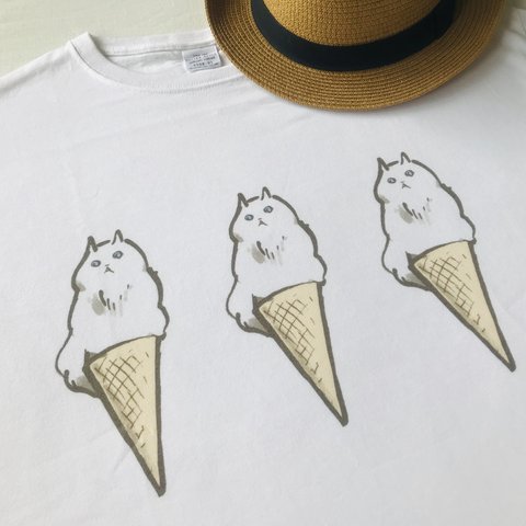 ３匹のソフトクリーム猫　BIGシルエットTシャツ♪(カラーが増えたよ)