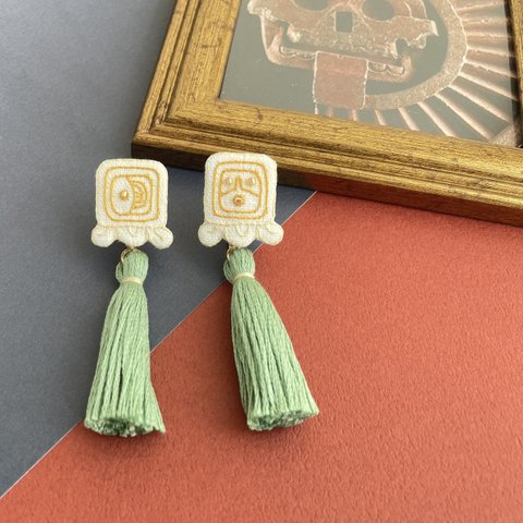 刺繍イヤリング【古代メキシコ】