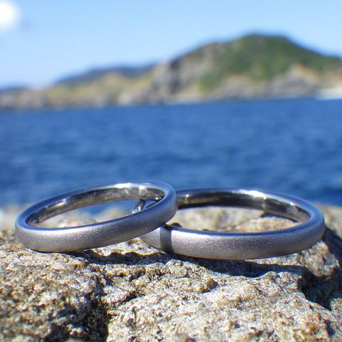 【金属アレルギー対応】 おふたりだけのために１つずつ削り出しで制作・タンタルの結婚指輪