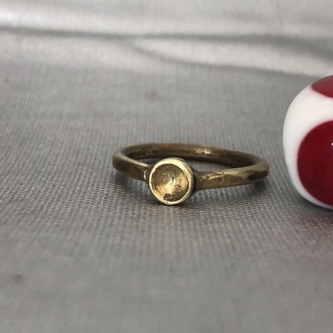 凹ヘッド(丸形)と真鍮の指輪(小)