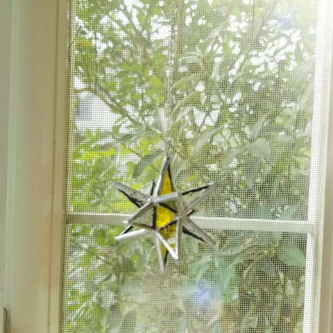 ステンドグラス　黄色い星のサンキャッチャー(ミニミニサイズ)