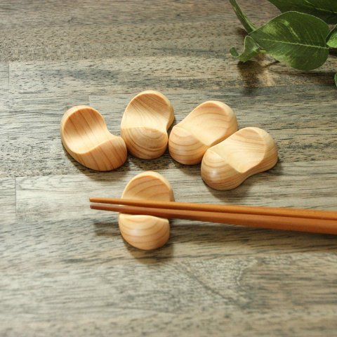 木の箸置き　5個セット『アウトレット品』豆形 ひのき　特別価格で販売中！