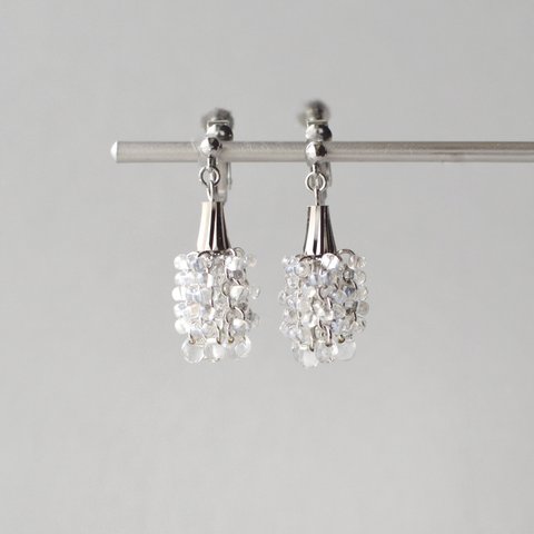 🆕 jara jara tassel ( clear / silver )  イヤリング ／ ピアス  ビーズ タッセル