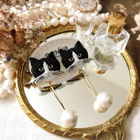 黒×白猫のパールロングイヤリング【ネコ･アニマル･カワイイ･大人可愛い･ペット】{RPG-577①er｝