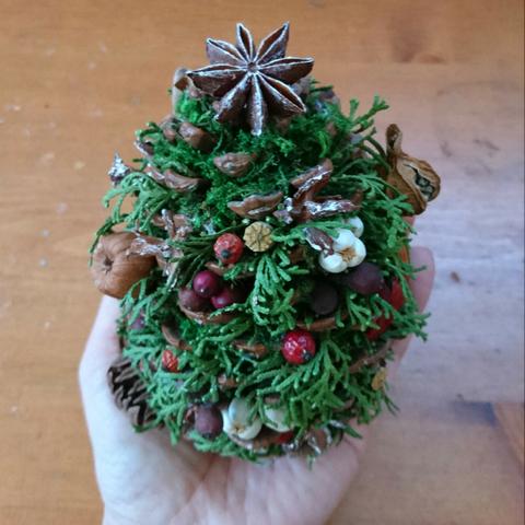 北欧の森☆木の実がいっぱいのクリスマスツリー☆大王松の松ぼっくり M 