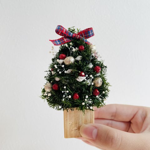 ころんとかわいいリボンクリスマスツリー.:*☆松ぼっくりクリスマスツリー