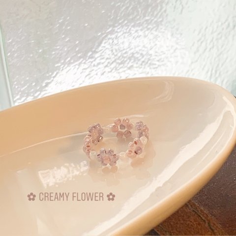 creamy flower ✿ ビーズリング