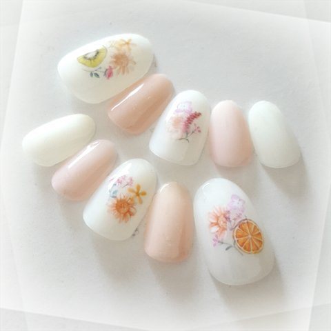 Botanical Candle Nail Beige