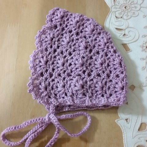 手編みベビーのボンネット帽子