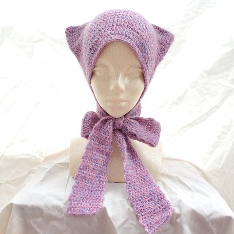 ハンドメイド  赤紫の猫耳ボンネット(かぎ針編み)