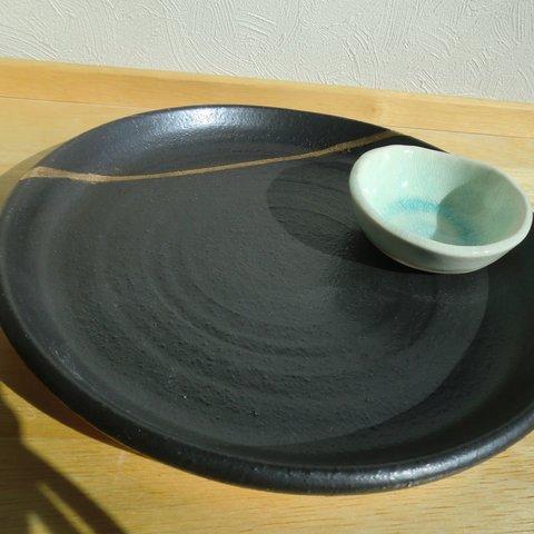 お皿（22cm）黒マット釉