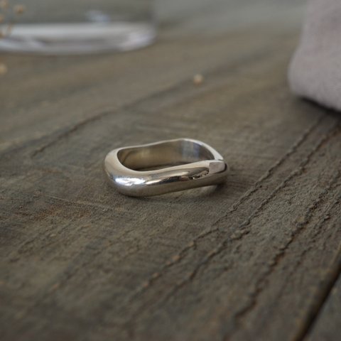 plump wave ring 