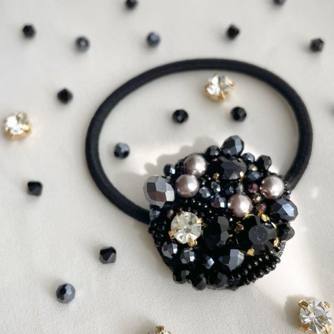 【Black round】ビーズ刺繍ヘアゴム　ラウンド