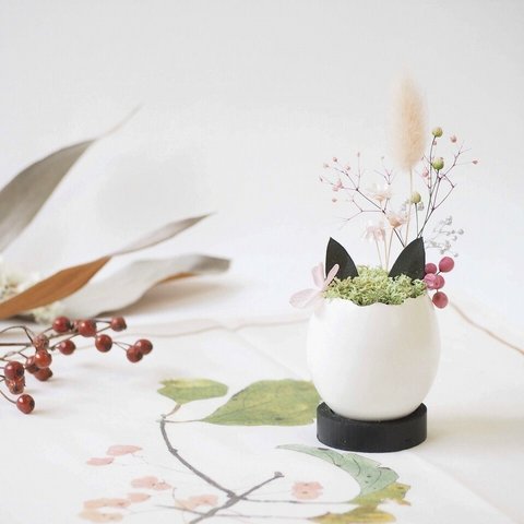 花の猫型盆栽『タマゴノコネコ』（可愛らしいピンク・紅）