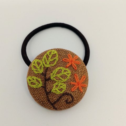 手刺繍ヘアゴム🌱⋆｡葉