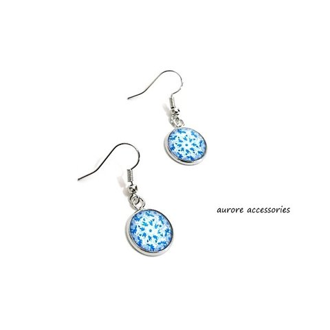 blue pierced earrings　ブルー　シンプル　丸　揺れる　青　フラワー
