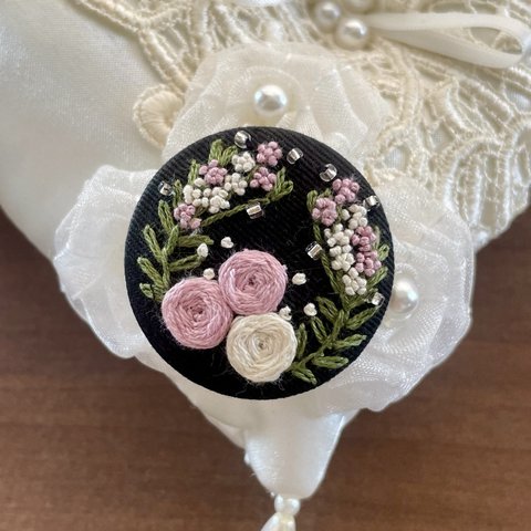 刺繍ブローチorヘアゴム✳︎ピンクのフラワーリース