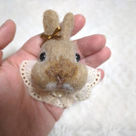 うさぎさんブローチ♪(茶色)　羊毛フェルト　ハンドメイド　ネザー　たち耳うさぎさん