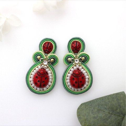 <再販❀>　ソウタシエ　てんとう虫　ピアス　イヤリング　  soutache pierced earring  party ladybug