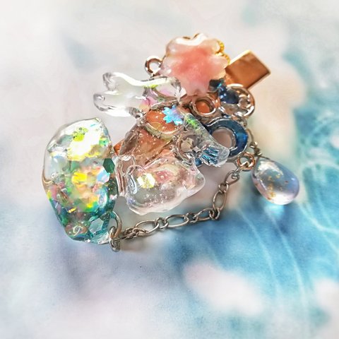 『花時雨』 ヘアクリップ うさぎ 雨 桜 春 ブルー 透明 レジン