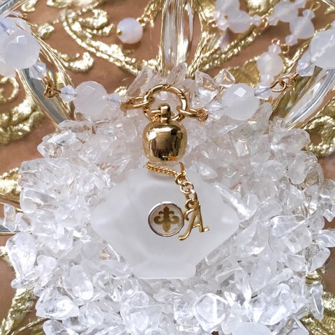 PARFUM No.1☆スキフロストの香水瓶のネックレス☆白瑪瑙・スワロフスキービーズ ホワイトオパール